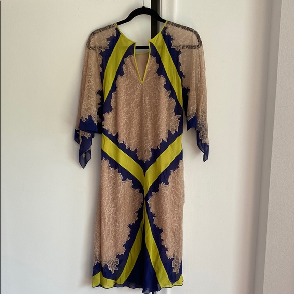 BCBG MaxAzria RUNWAY - Elegant Lace Dress with Blue and Yellow Accents - Picture 4 of 8